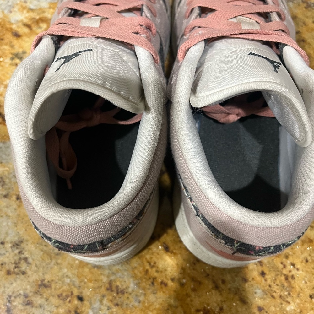 Jordan 1 low size 5.5 - Picture 5 of 9